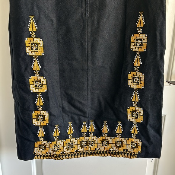 Gorgeous Sindhi Embroidered Design Black Dress Hurmuch - Picture 7 of 8